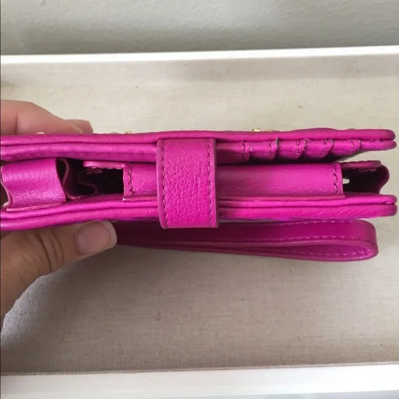 🎉SALE🎉 Juicy Couture wristlet/phone wallet - Picture 3 of 3